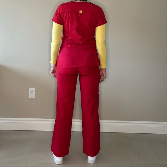 WONDERWINK SCRUB XS SET FOUR-STRETCH RED - Picture 11 of 12